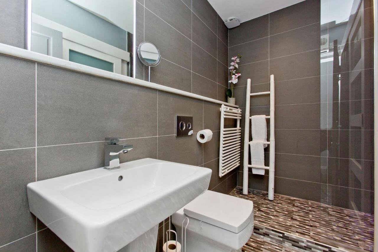 Ultra Modern, West End Village, Refurbished 1 Bed EDI Kültér fotó
